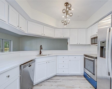 9731 62nd Avenue N - Photo Thumbnail 13