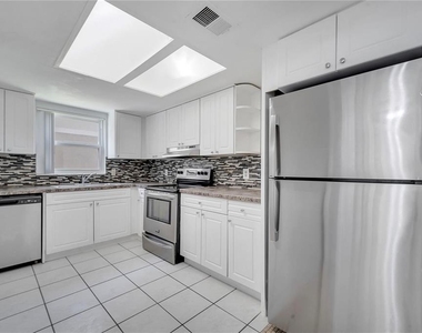9942 Turf Way - Photo Thumbnail 13