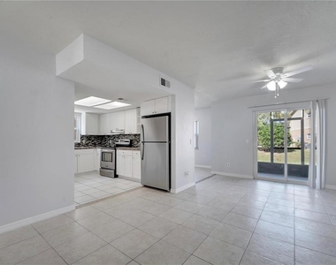 9942 Turf Way - Photo Thumbnail 5
