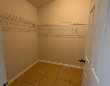 535 Rollins Drive - Photo Thumbnail 6
