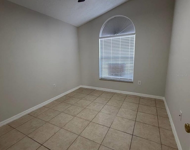 535 Rollins Drive - Photo Thumbnail 2