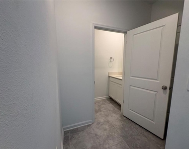 281 Bogey Drive - Photo Thumbnail 7