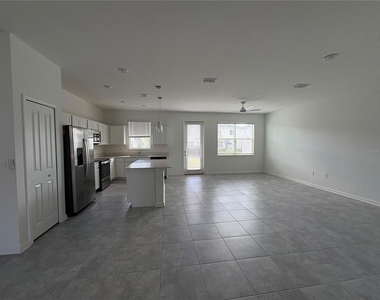 281 Bogey Drive - Photo Thumbnail 4