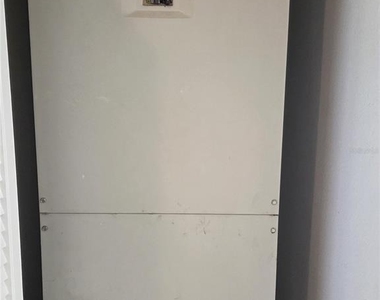1055 La Mirada Court - Photo Thumbnail 16