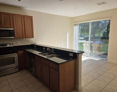 1055 La Mirada Court - Photo Thumbnail 7