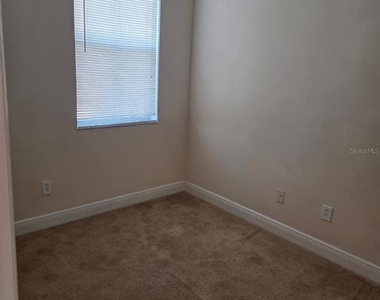 1055 La Mirada Court - Photo Thumbnail 13