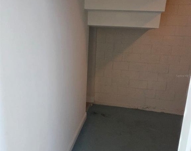 1055 La Mirada Court - Photo Thumbnail 5