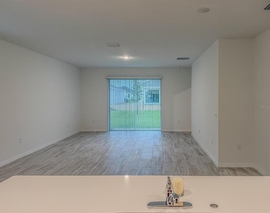 438 Marion Loop - Photo Thumbnail 8