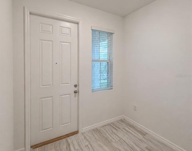 438 Marion Loop - Photo Thumbnail 4