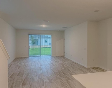 438 Marion Loop - Photo Thumbnail 5