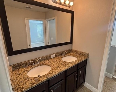8171 Roseville Boulevard - Photo Thumbnail 21