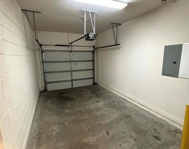 8171 Roseville Boulevard - Photo Thumbnail 30
