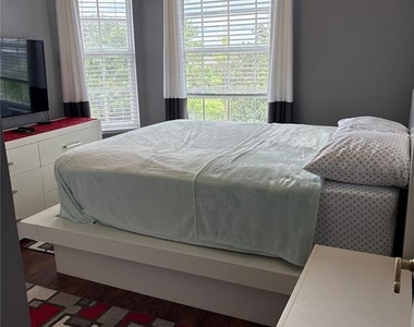 8102 Princess Palm Lane - Photo Thumbnail 12