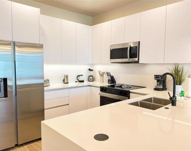 17406 Serenidad Boulevard - Photo Thumbnail 5