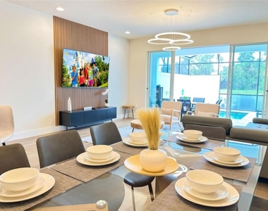 17406 Serenidad Boulevard - Photo Thumbnail 7