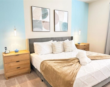 17406 Serenidad Boulevard - Photo Thumbnail 9