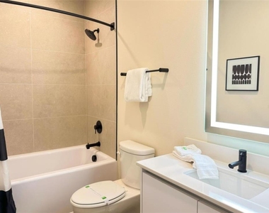 17406 Serenidad Boulevard - Photo Thumbnail 12