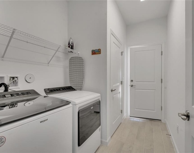 518 Daiquiri Place - Photo Thumbnail 25