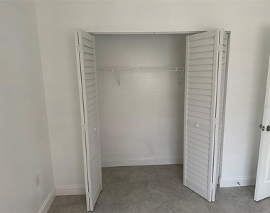 14841 Sw 43rd Terrace Road - Photo Thumbnail 3