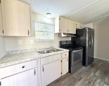 10580 Sw 105th Avenue - Photo Thumbnail 8