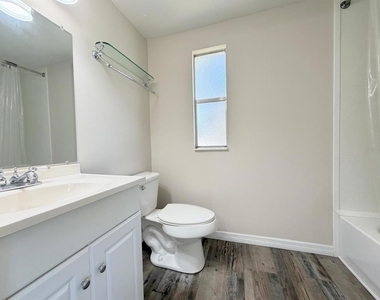 10580 Sw 105th Avenue - Photo Thumbnail 12