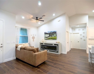 2324 Sw 168th Loop - Photo Thumbnail 4
