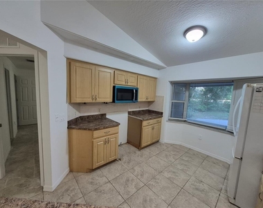 1213 W Sorrento Drive - Photo Thumbnail 8
