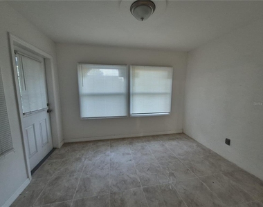 1213 W Sorrento Drive - Photo Thumbnail 18