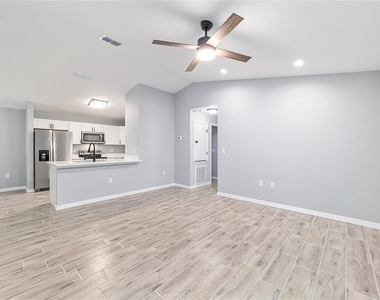 4919 Nw 61st Court - Photo Thumbnail 8