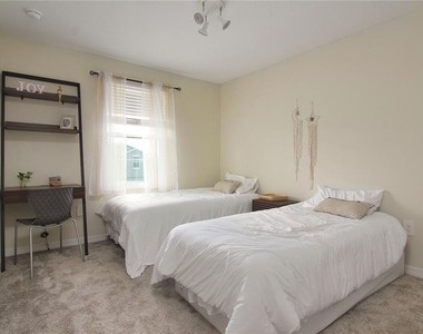 2949 Muller Oak Loop - Photo Thumbnail 14