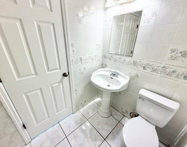 1084 Shepherd Avenue - Photo Thumbnail 11