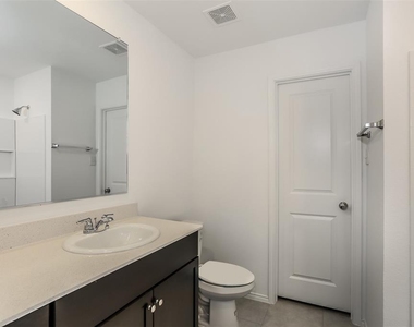807 Savona Place - Photo Thumbnail 9
