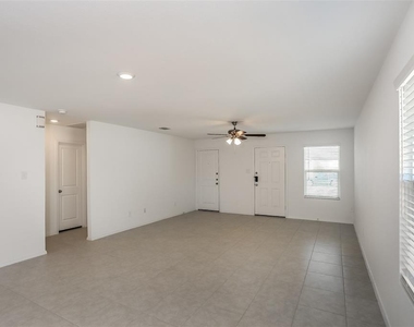 807 Savona Place - Photo Thumbnail 1