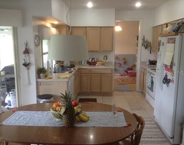 405 Flatwood Drive - Photo Thumbnail 4