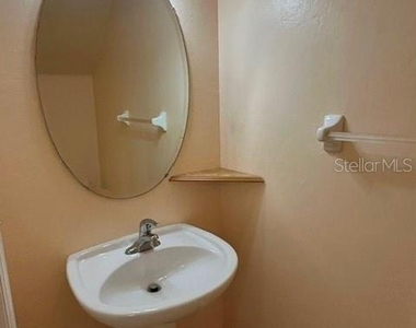 5052 Hawkstone Drive - Photo Thumbnail 8