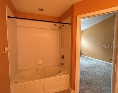 5052 Hawkstone Drive - Photo Thumbnail 12
