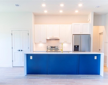 13547 Keystone Boulevard - Photo Thumbnail 6