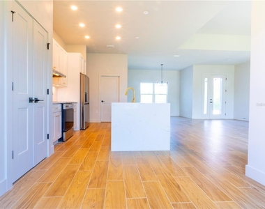 13547 Keystone Boulevard - Photo Thumbnail 11