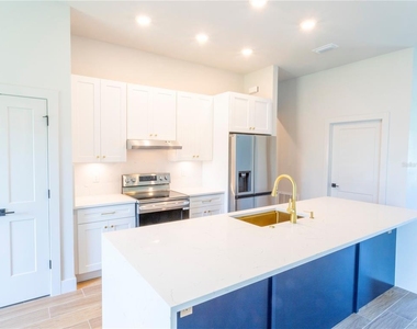 13547 Keystone Boulevard - Photo Thumbnail 13