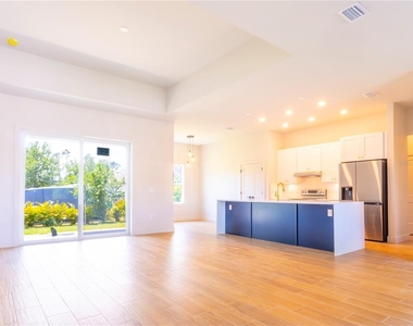 13547 Keystone Boulevard - Photo Thumbnail 5