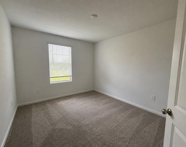 5836 Energy Way - Photo Thumbnail 4