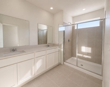 5836 Energy Way - Photo Thumbnail 9