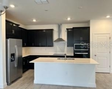 2032 Axel Street - Photo Thumbnail 2