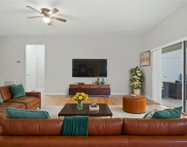 5506 New Independence Parkway - Photo Thumbnail 7