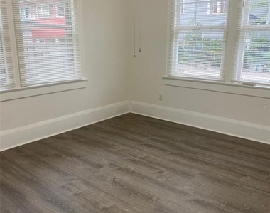 606 Lake Dot Circle - Photo Thumbnail 3