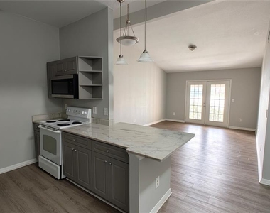 145 N Pearl Lake Causeway - Photo Thumbnail 3