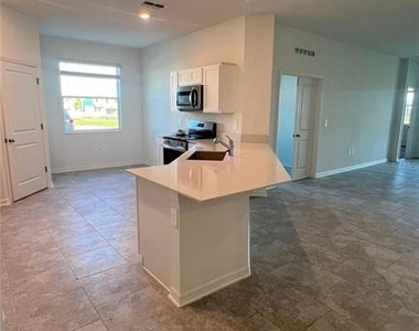 1120 Tyler Loop - Photo Thumbnail 6