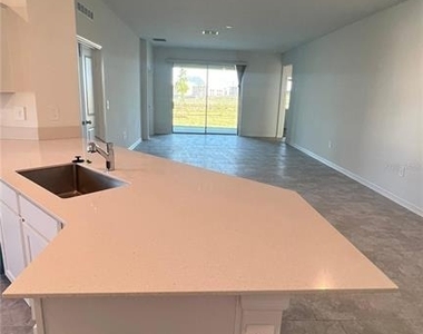 1120 Tyler Loop - Photo Thumbnail 10