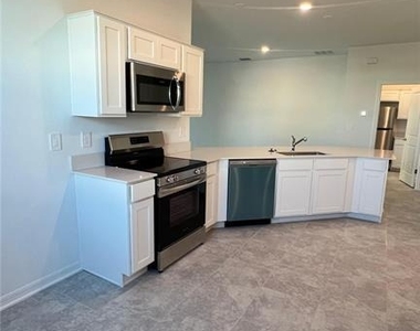 1120 Tyler Loop - Photo Thumbnail 7