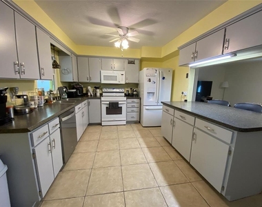 1601 Center Street - Photo Thumbnail 7